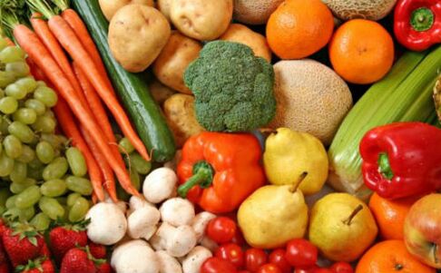 Patients suffering from psoriasis must include vegetables and fruits in their diet. 
